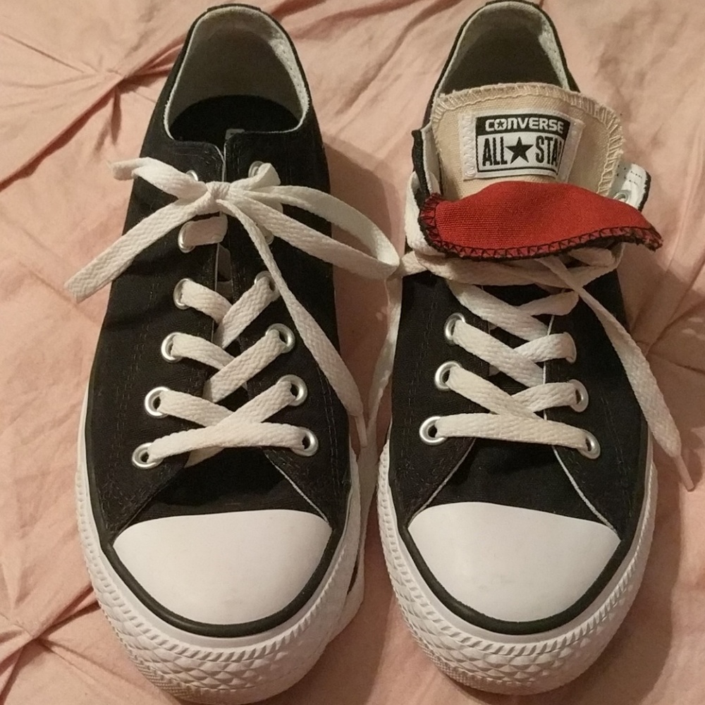 Like new converse shoes